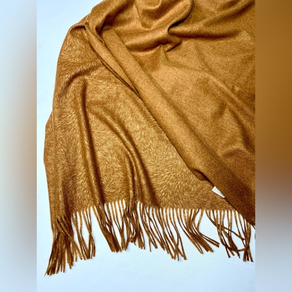 Wrap Scarf with fringes Classic Brown camel Pretty Persuasion - Picture 6 of 13